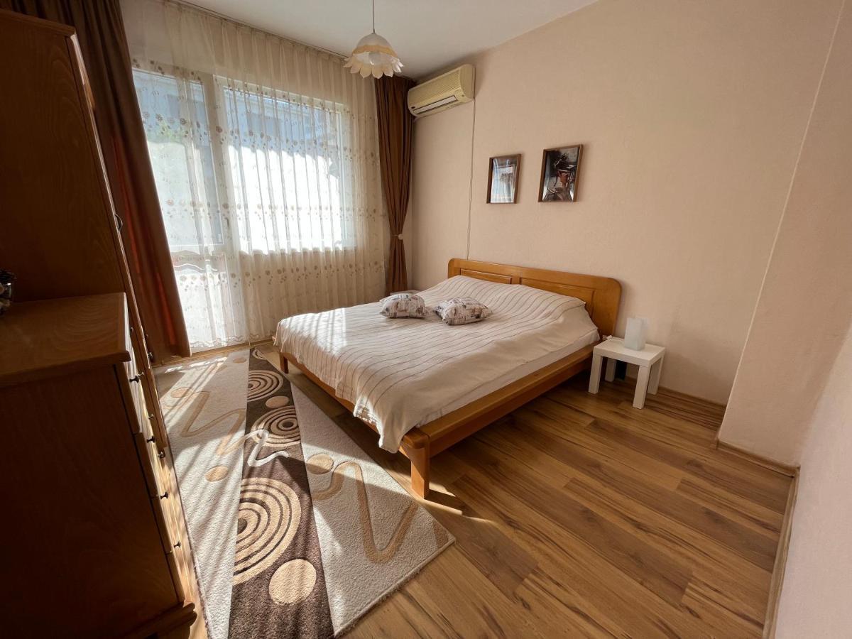 Apartment Acacia Warna Exterior foto